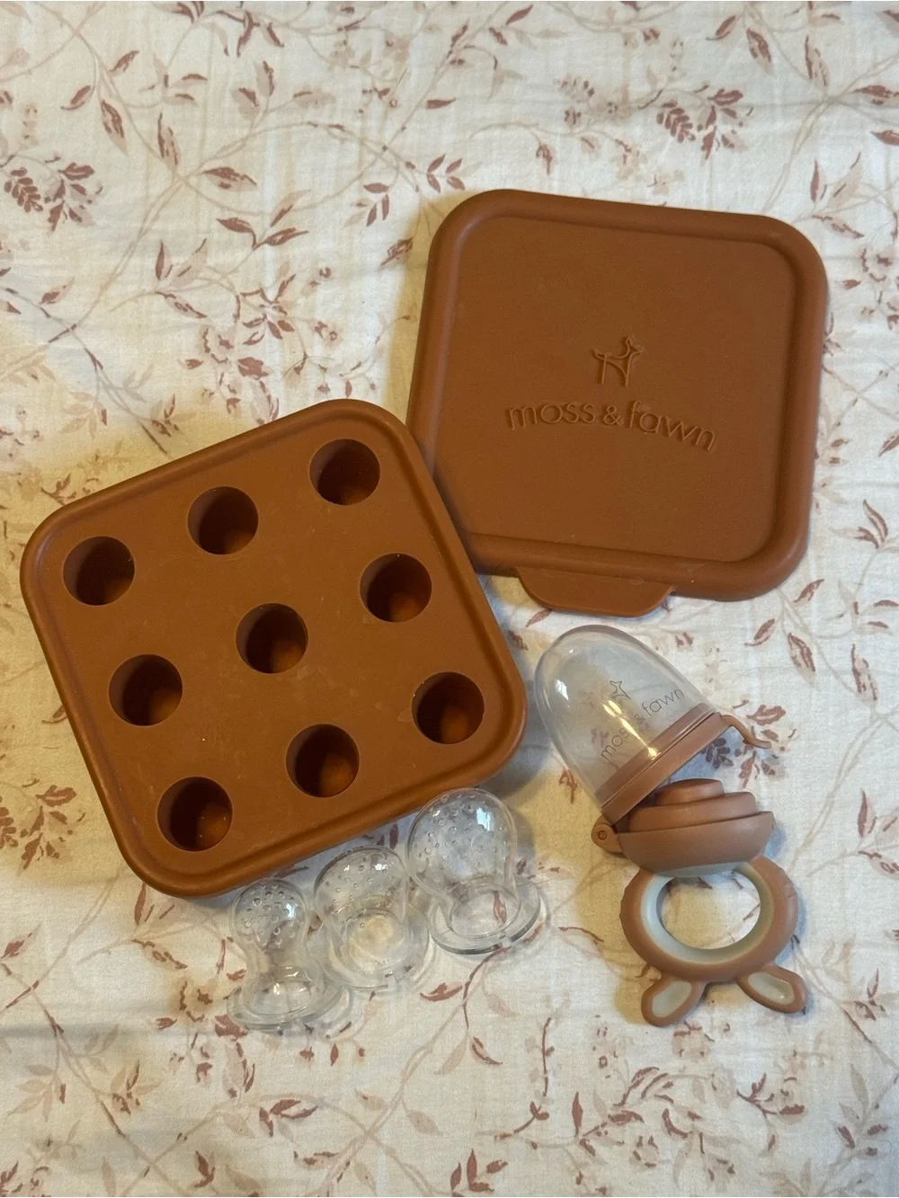 Terracotta Baby Forage Feeder & Ice Cube Tray Set